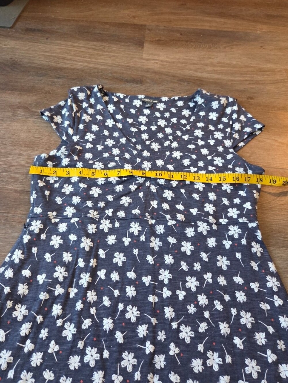 Toad&Co Navy Floral Print Short Sleeved above the Knee Length Dress Size Large - Picture 9 of 12